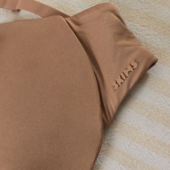 SKIMS Wireless Form Push-Up Bra Size:32DD (32E) Sienna - Picture 3 of 6